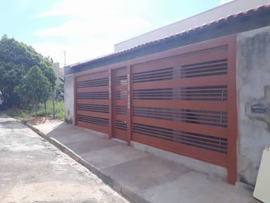 Grade residencial metálica